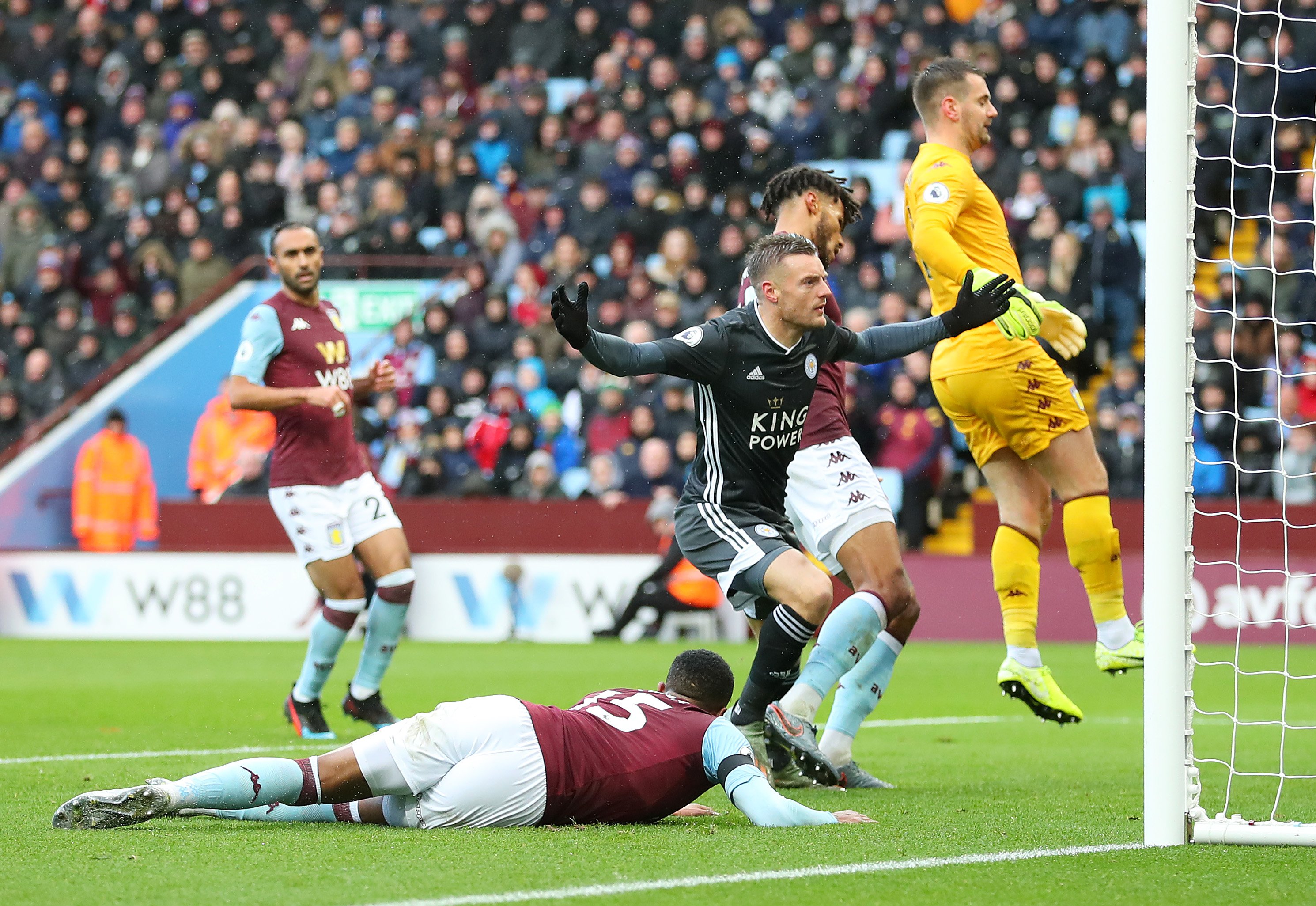 还是与队友 还是与队友